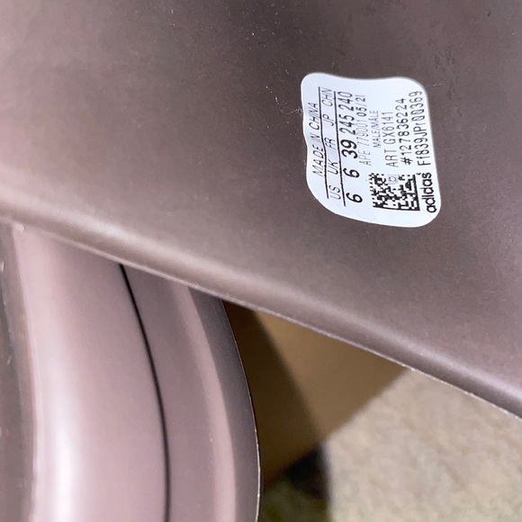 Yeezy Slide Soot - Picture 6 of 9